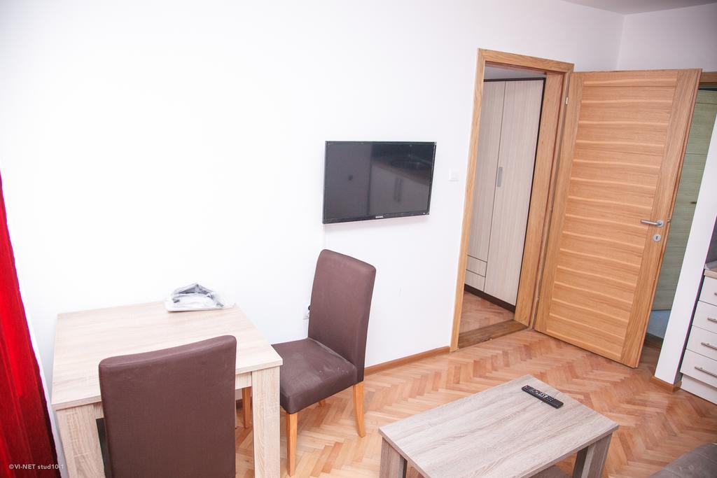 Apartments Konak Високо Екстериор снимка