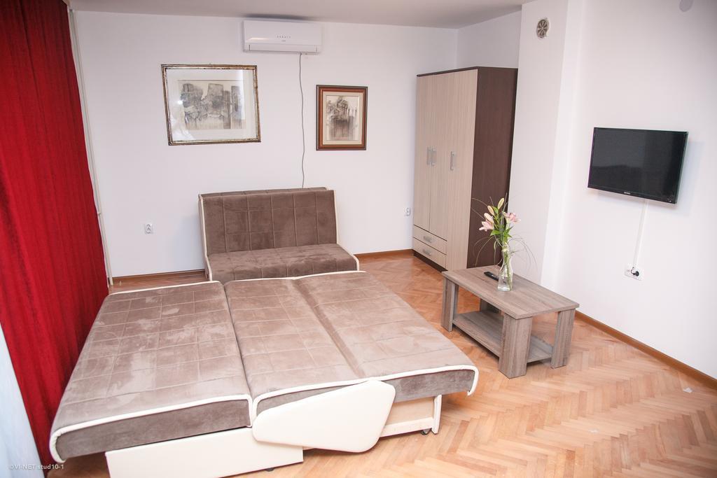 Apartments Konak Високо Екстериор снимка