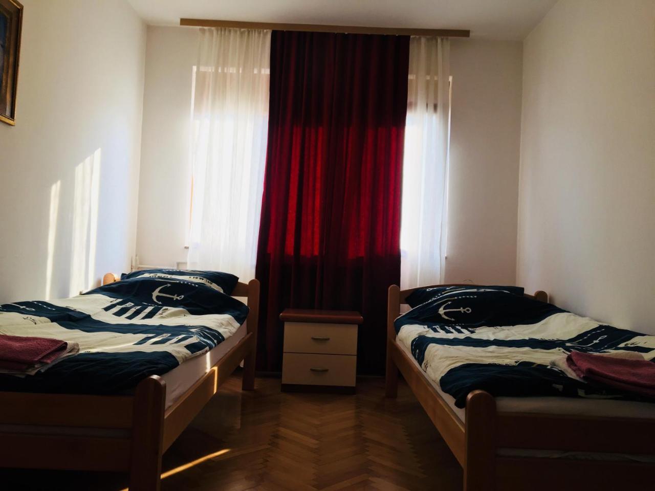 Apartments Konak Високо Екстериор снимка