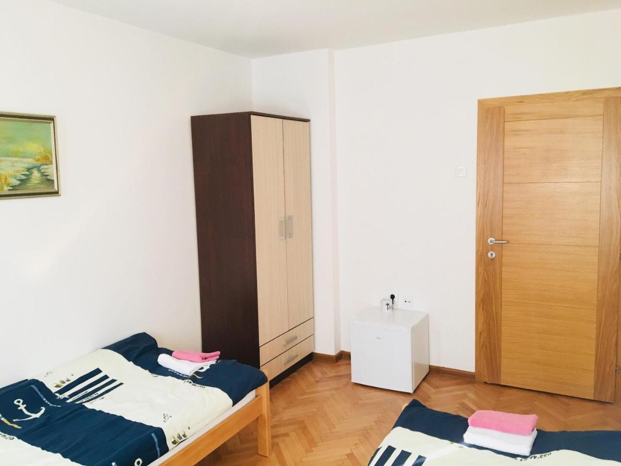 Apartments Konak Високо Екстериор снимка