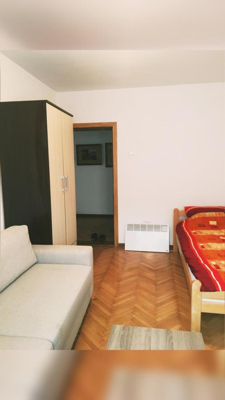 Apartments Konak Високо Екстериор снимка